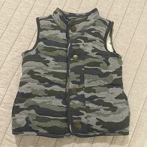 Mud Pie Sherpa lined Camo vest 12-18 months NWT